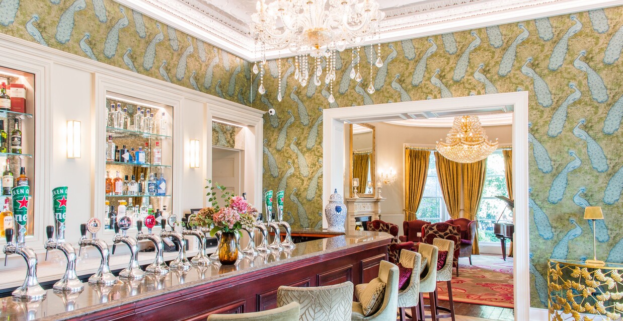 Corks Vienna Woods Bar