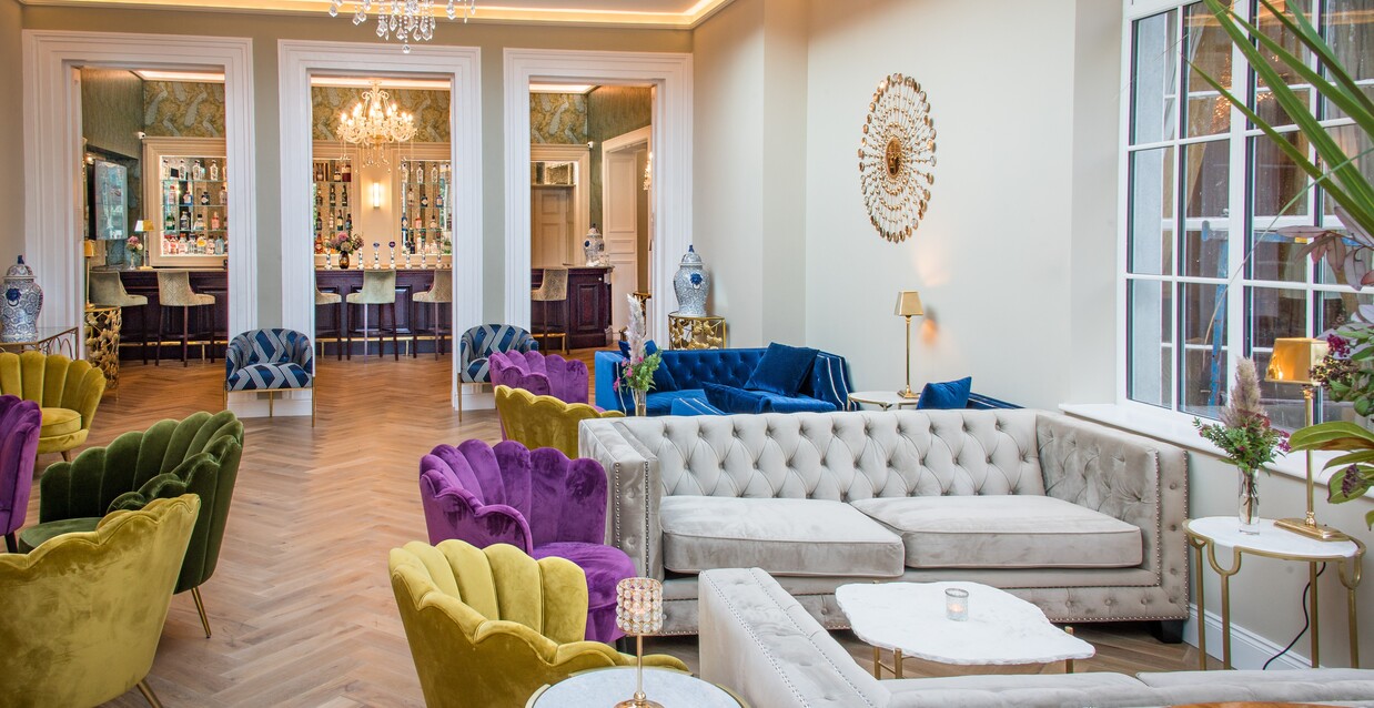 Corks Vienna Woods Glass Room 8