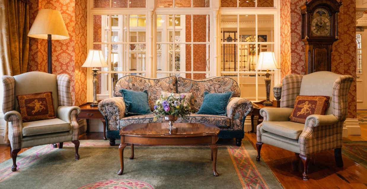 Arbutus Hotel Reception 4 1 1