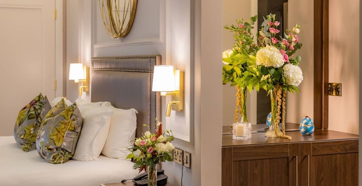 Corks Vienna Woods Hotel New Bedroom