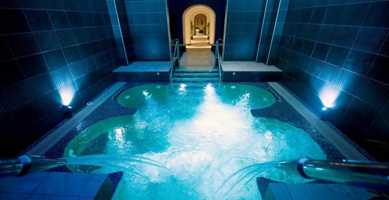Kilronan Castle Spa Jacuzzi 2