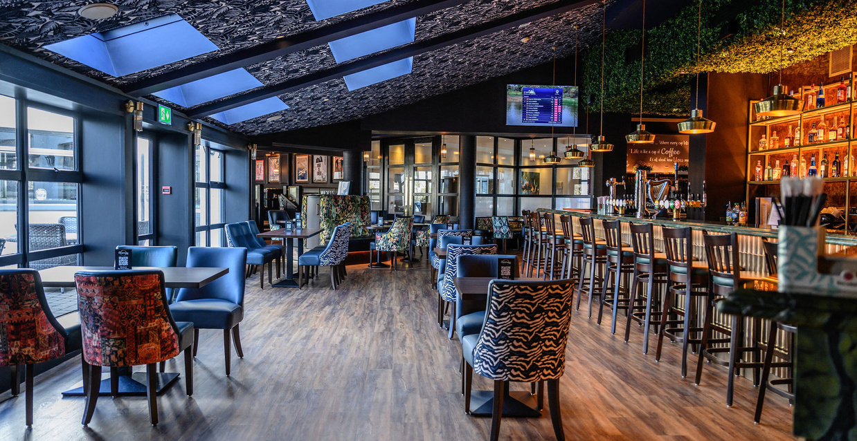 Newtown Park Hotel Bar 5