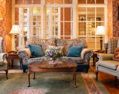 Arbutus Hotel Reception 4 1 1