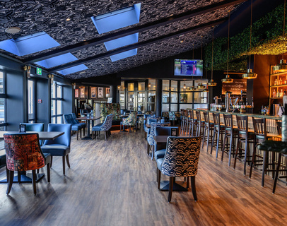 Newtown Park Hotel Bar 5