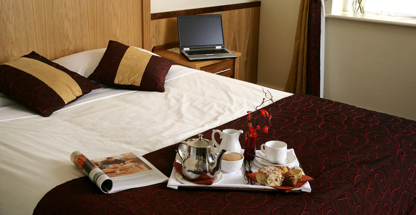 Bush Hotel 03