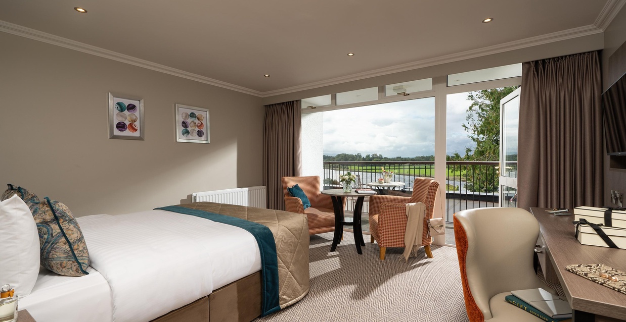 Premier Lakeview Room