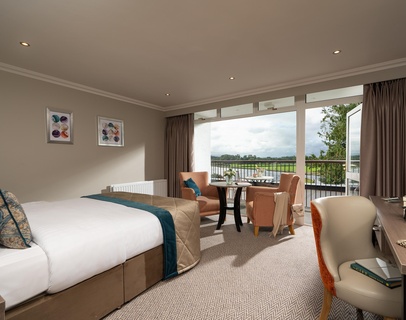 Premier Lakeview Room