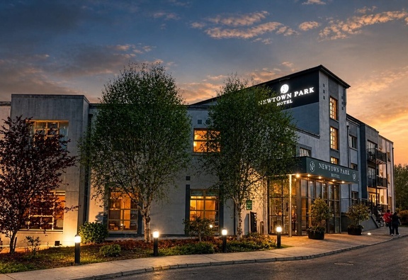 Newtown Park Hotel Exterior