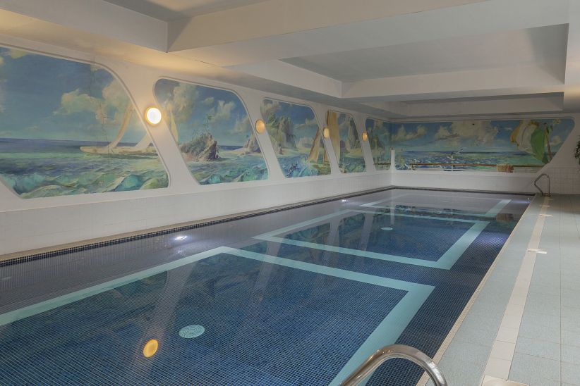 Carbon neutral swimming pool at Randles Hotel
